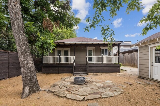 Building Photo - 5628 Goodwin Ave