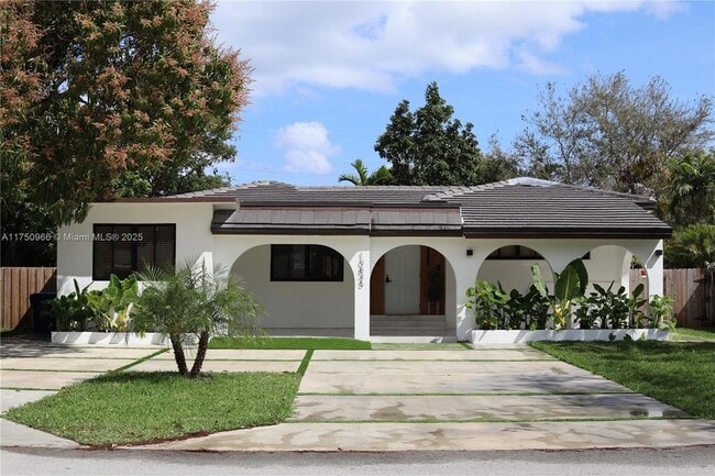 Primary Photo - 10845 Peachtree Dr
