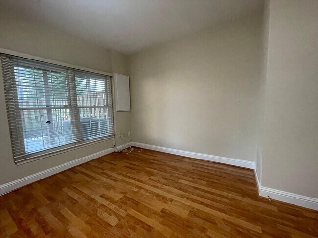 Building Photo - 1030 Grand Oak Way