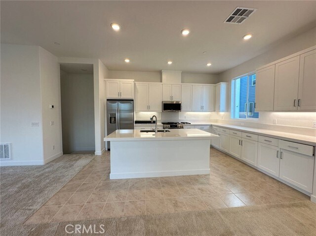 Building Photo - 206 Sash