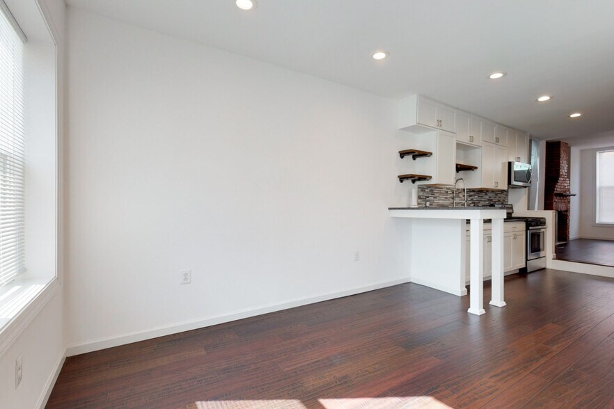 Building Photo - 1711 Latrobe St