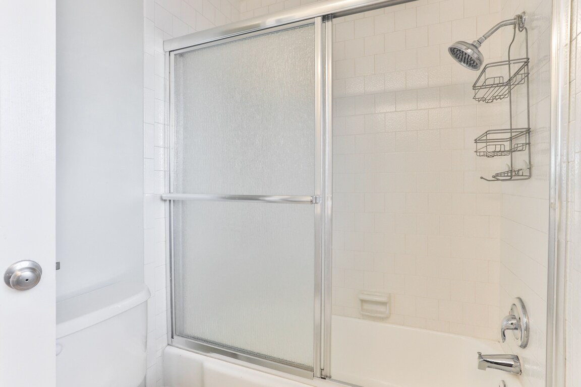 Building Photo - 205 E Old Mill Rd