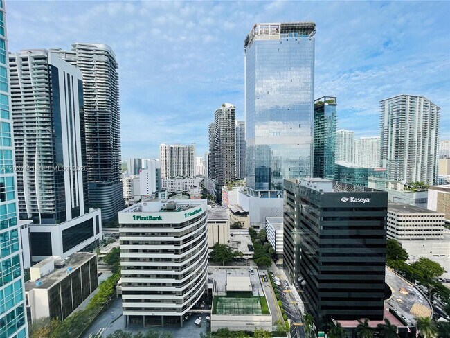 Building Photo - 950 Brickell Bay Dr