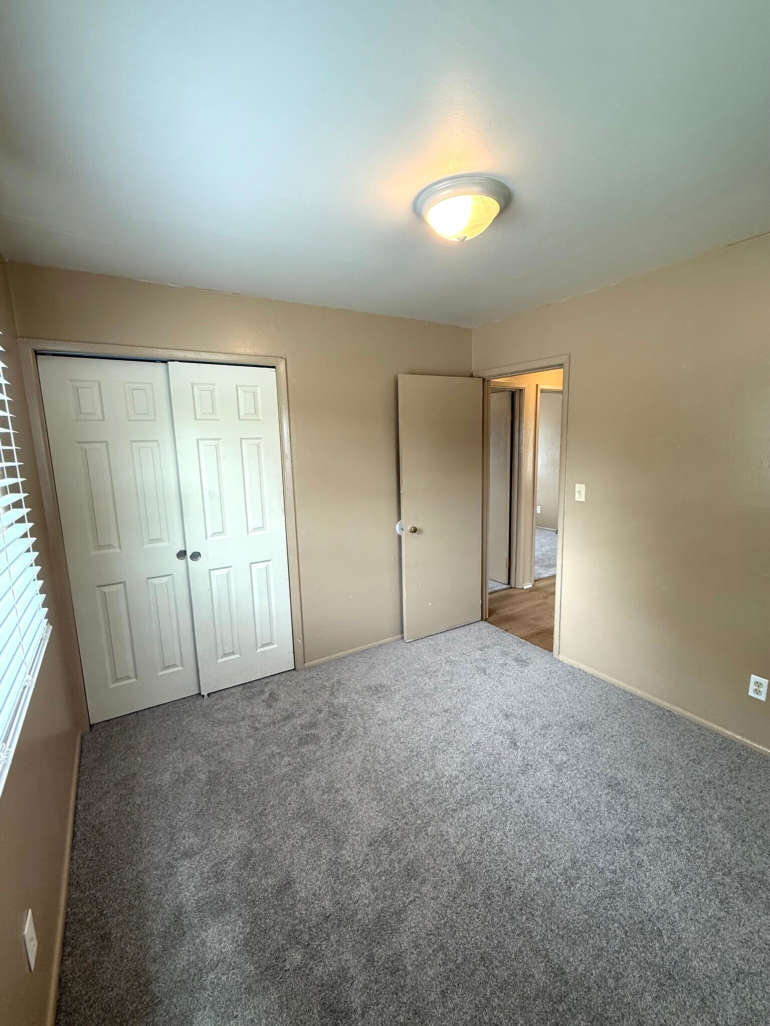 Building Photo - 401 Morris Dr