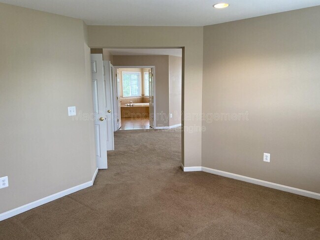 Building Photo - 121 Riggs Rd