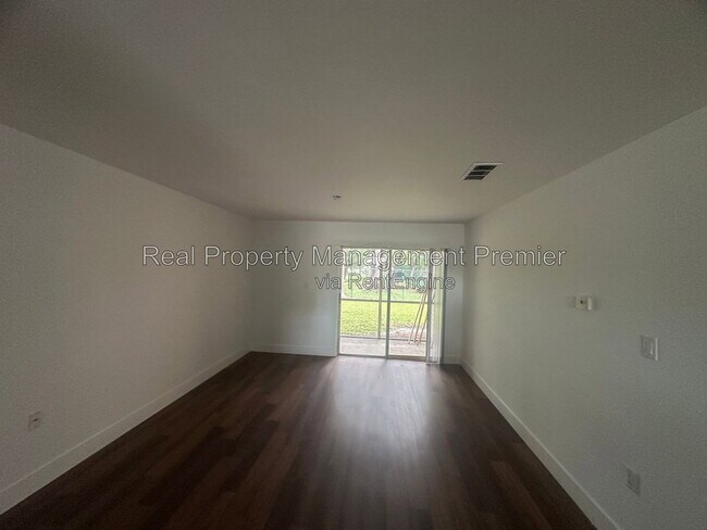 Building Photo - 2268 SW 81st Ave