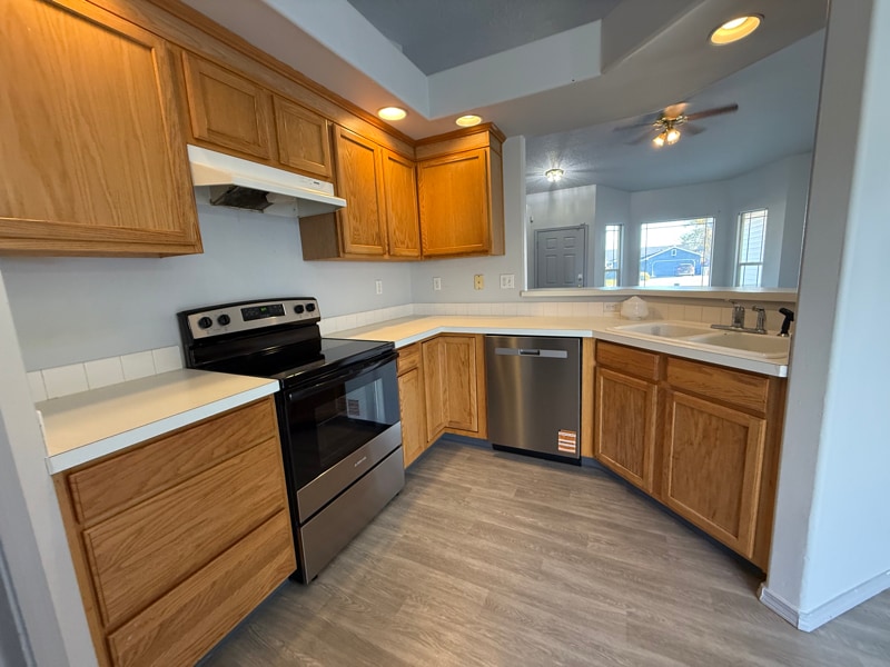 Building Photo - 607 Meadowbrook Dr