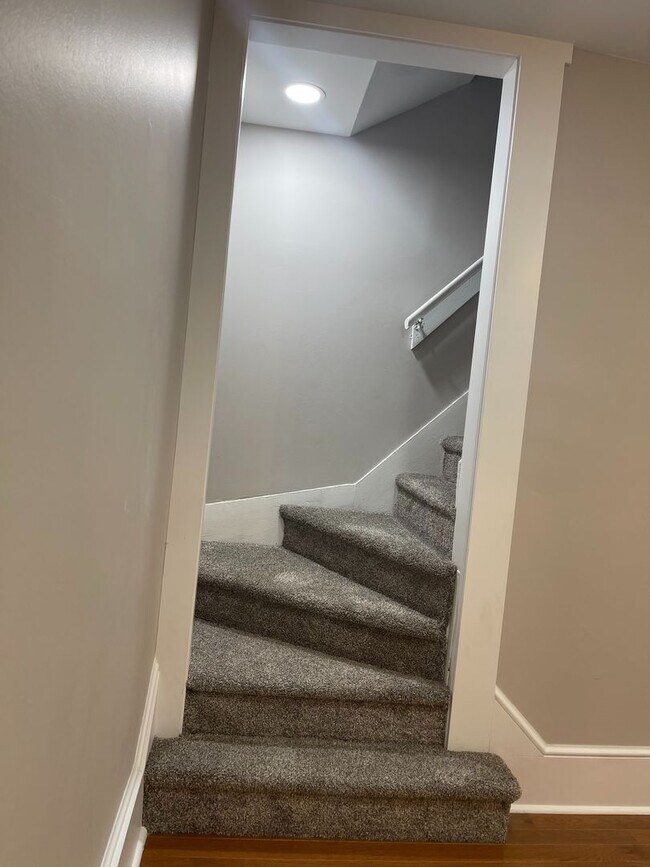 Building Photo - 31-33 E. Blake Ave.