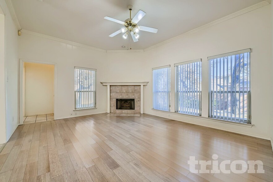 Building Photo - 5933 Sagebrush Trail