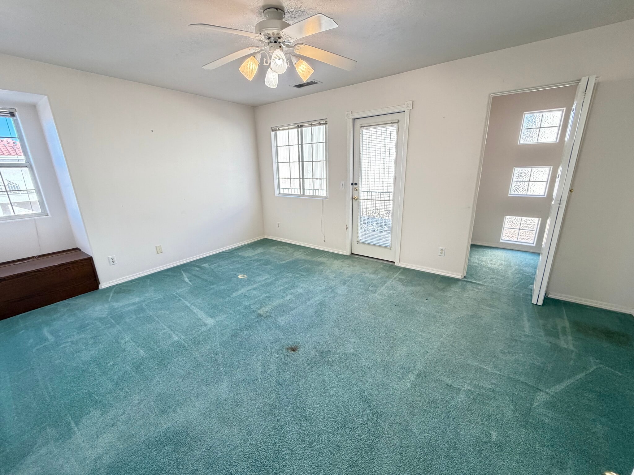 Building Photo - 1200 Glen Canyon Dr