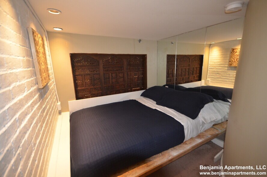 Building Photo - 113 Beacon St