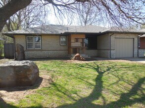 Building Photo - 3 BED 1 BATH IN CASADY HEIGHTS ADDITION OF THE VILLAGE