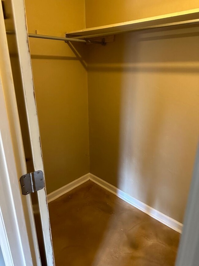 Building Photo - Great townhome in Brewster Estates!
