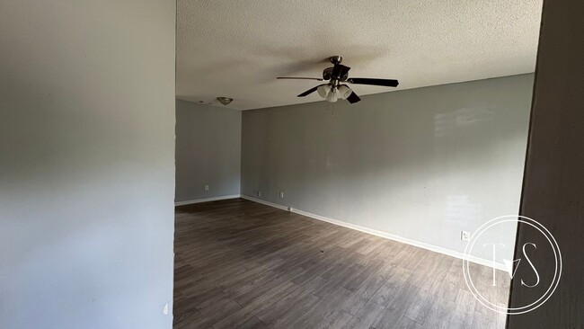 Building Photo - 258 Garden Cir