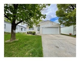 Building Photo - 3 Burgundy Ct