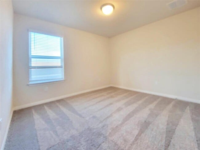 Building Photo - 120 Longmount Cv