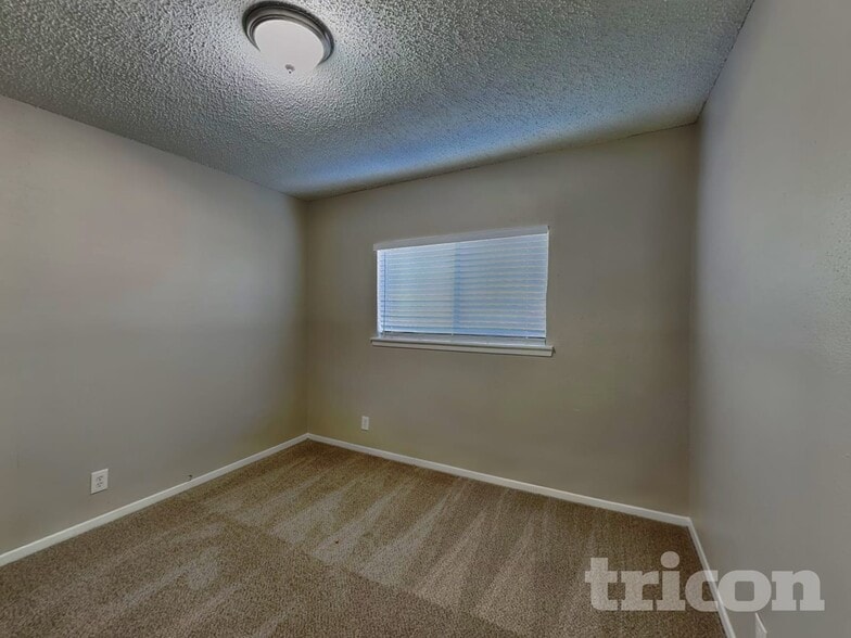 Building Photo - 4909 Tiffany Ln