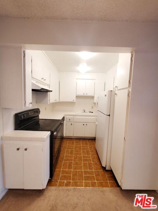 Building Photo - 6199 Canterbury Dr