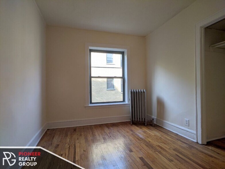 Building Photo - 2332 N Spaulding Ave