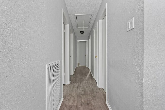 Building Photo - 4707 Cairnsean St