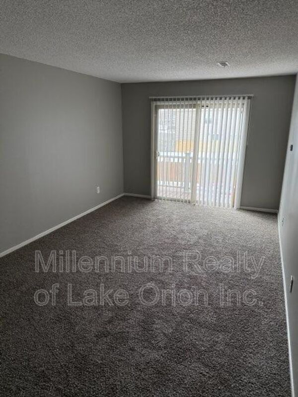 Building Photo - 25 Louck St