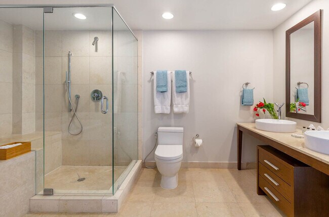 Building Photo - 485 Brickell Ave