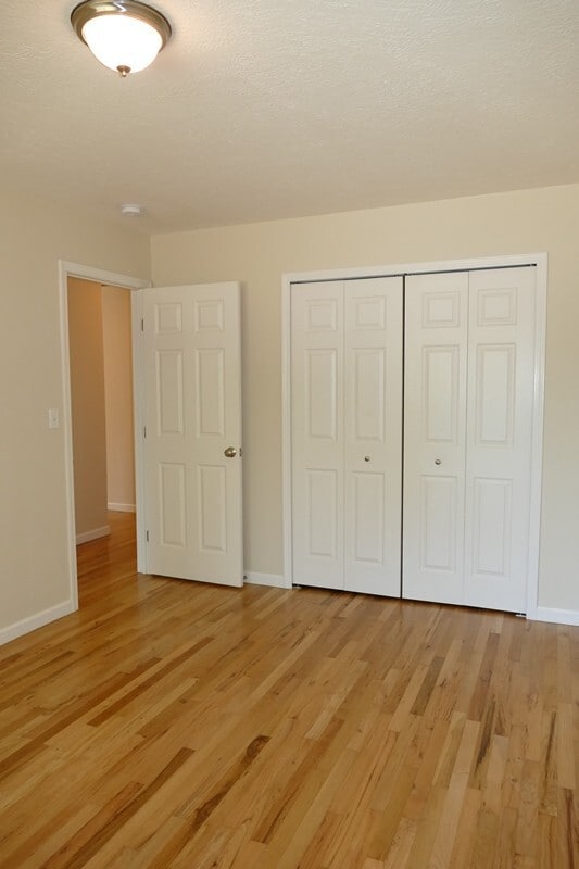 Building Photo - SE Garrett Dr - Milwaukie 3 bedroom with hardwood floors