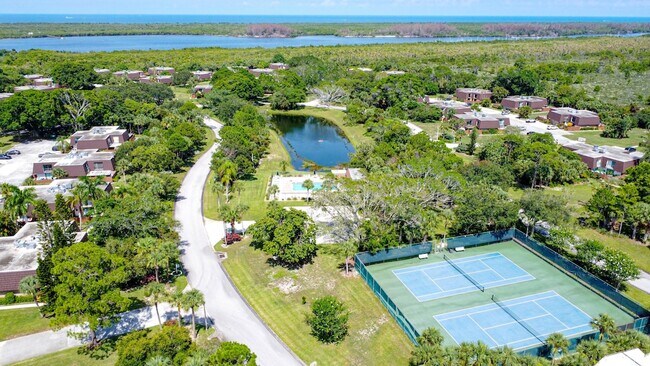 Building Photo - 5888 SE Riverboat Dr