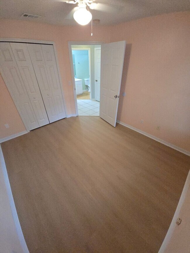 Building Photo - 3/2 Home in Valrico ***MOVE-IN SPECIAL/$500 OFF 2ND MONTH!!***