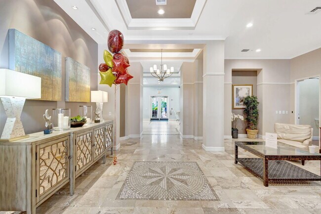 Building Photo - 720 S Sapodilla Ave