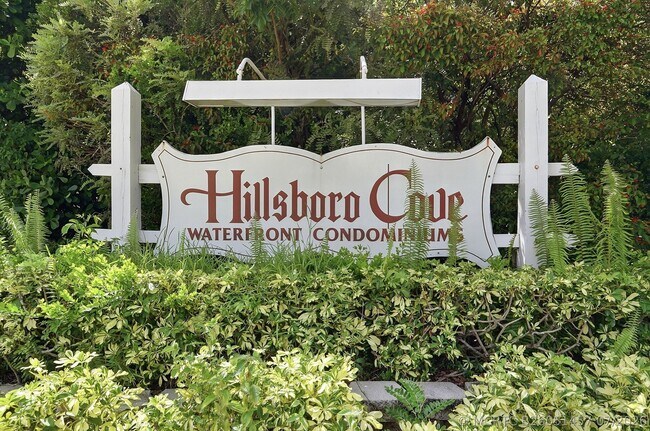 Building Photo - 1427 E Hillsboro Blvd