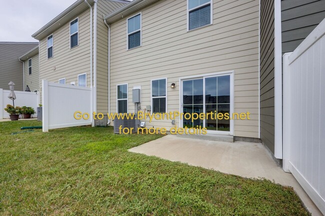 Building Photo - 632 Exmoor Dr