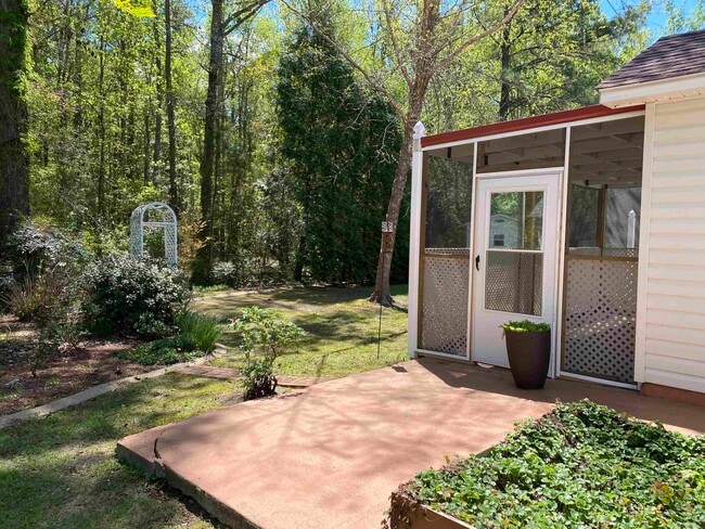 Building Photo - 472 Shellbank Dr