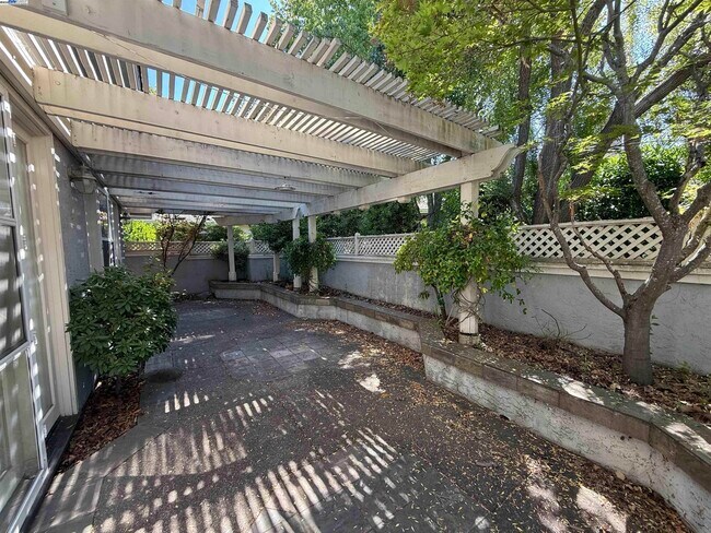 Building Photo - 7879 Cypress Creek Ct