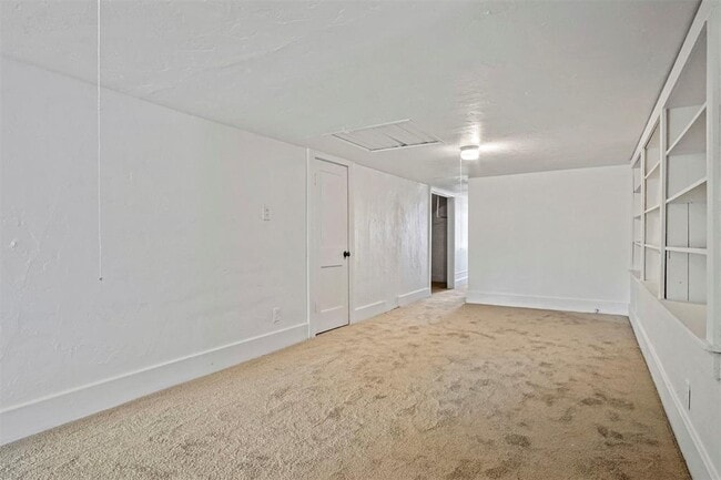 Building Photo - 609 SW 30th St