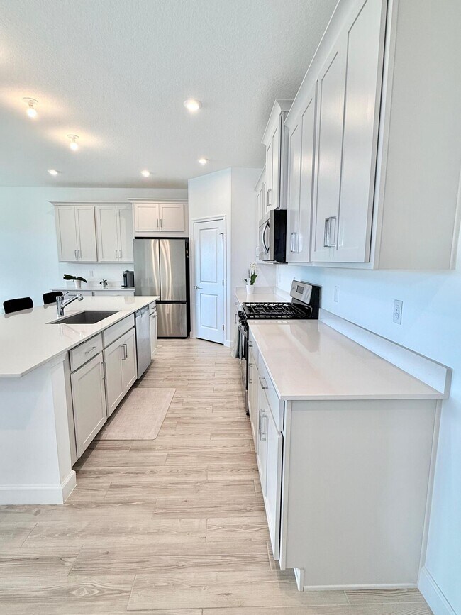 Building Photo - 10525 SW Orana Dr