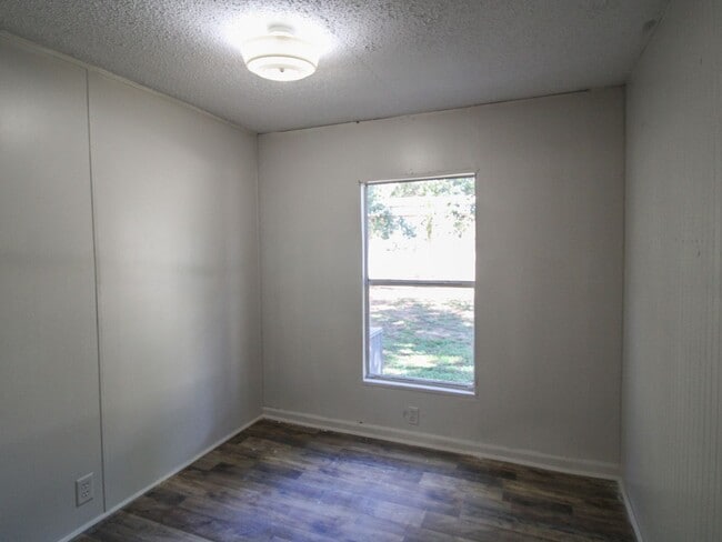 Building Photo - Beautifully Updated 3BR/2BA Trailer in Mus...