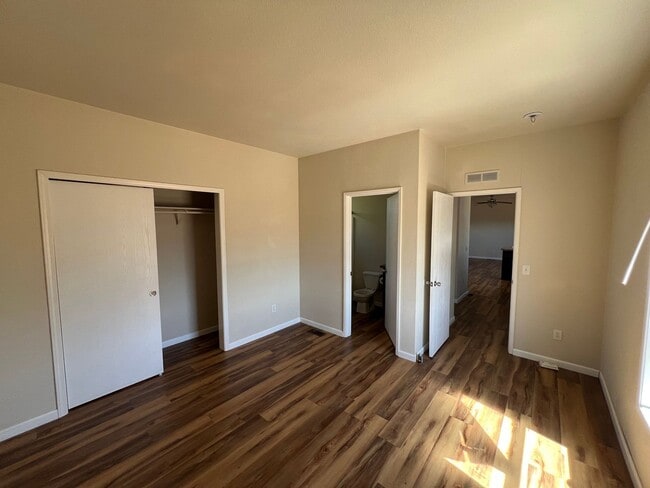 Building Photo - Paradise 2 bedroom 2 bath home on land. Ru...