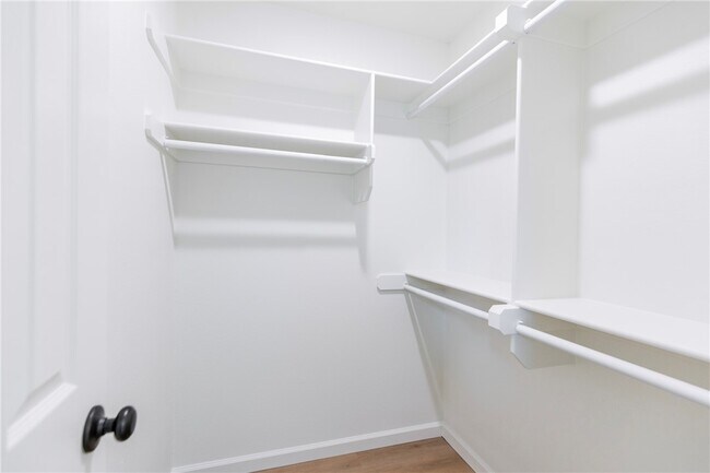 Building Photo - 1802 S 14th Pl