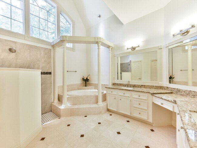 Building Photo - 166 E Capstone Cir