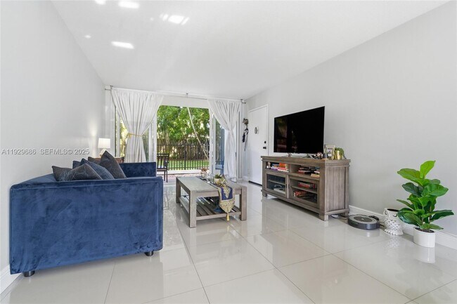 Building Photo - 2160 SW 16th Ave