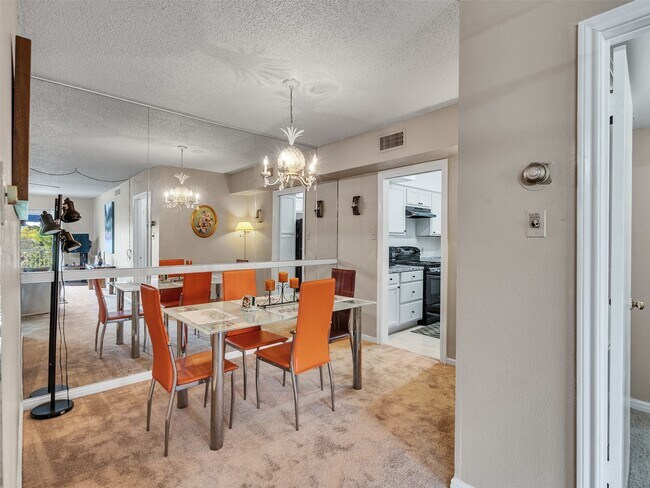 Building Photo - 2601 Bellefontaine St