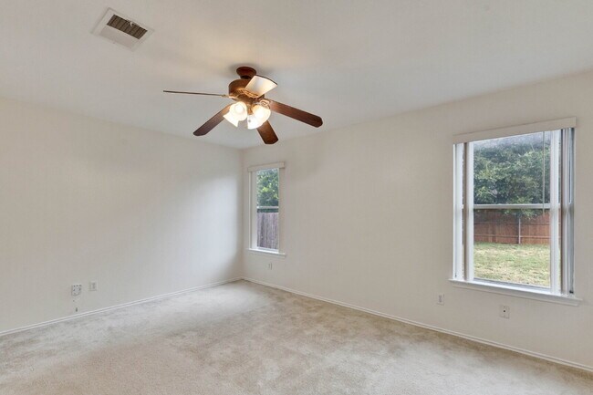 Building Photo - "Charming 3-Bed Oasis with 2.5 Baths in Pr...