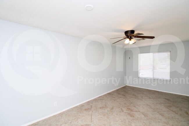 Building Photo - 511 E Pinto Dr