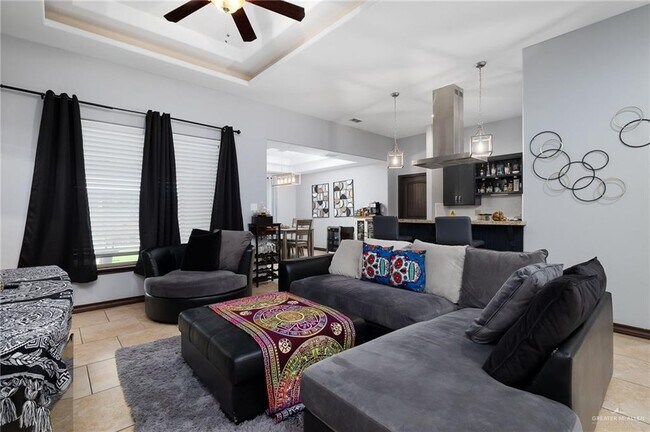 Building Photo - 13 Yellow Stone St