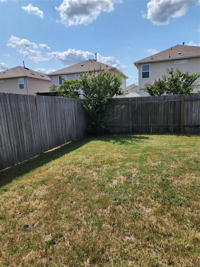 Building Photo - 10712 Blacket Dr