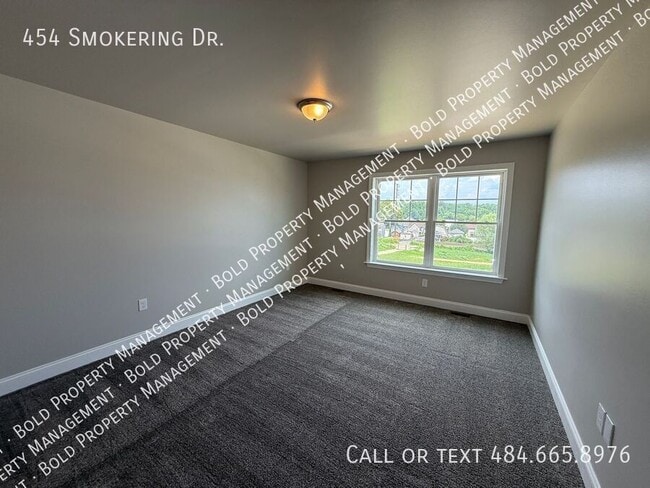 Building Photo - 454 Smokering Dr