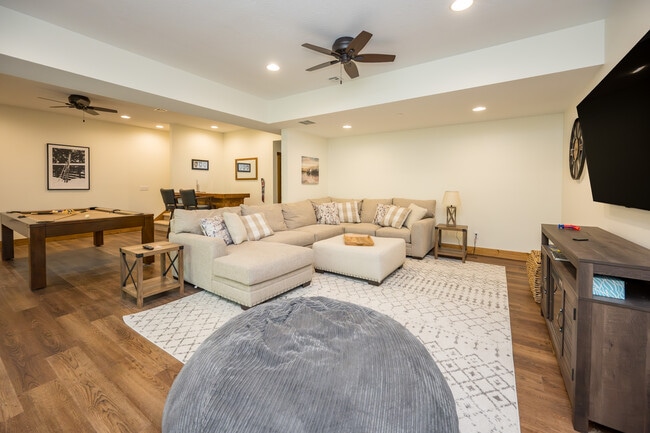 Building Photo - 153 Golden Meadow Ln