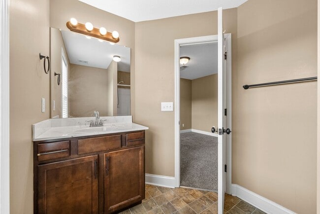 Building Photo - Pet Friendly Two Bedroom!