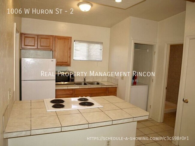 Building Photo - 1006 W Huron St